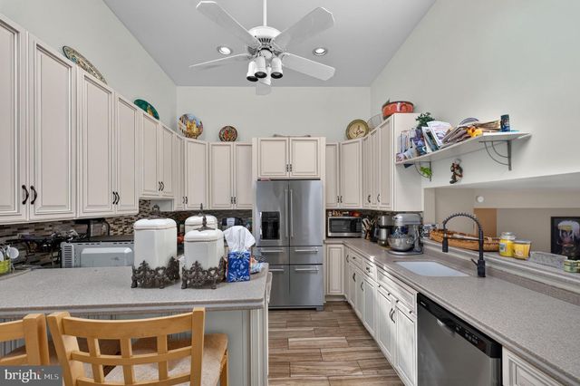 1127 HOWER LN, Philadelphia, PA 19115