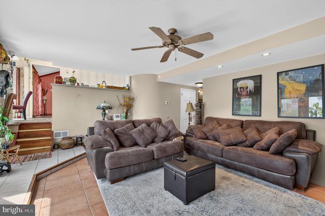 1127 HOWER LN, Philadelphia, PA 19115