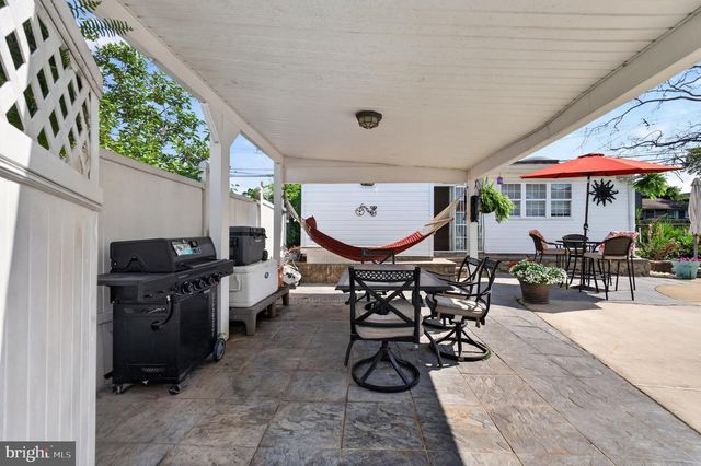 1127 HOWER LN, Philadelphia, PA 19115