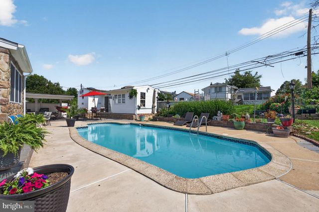 1127 HOWER LN, Philadelphia, PA 19115