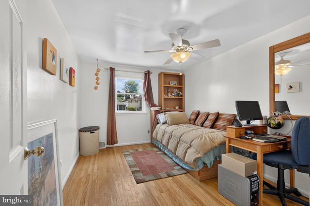 1127 HOWER LN, Philadelphia, PA 19115