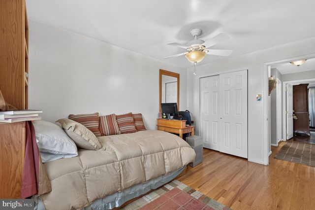 1127 HOWER LN, Philadelphia, PA 19115