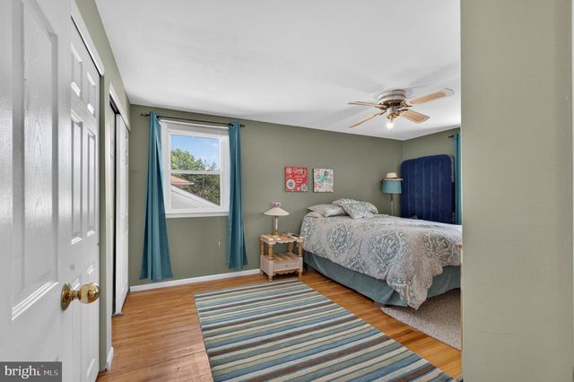 1127 HOWER LN, Philadelphia, PA 19115