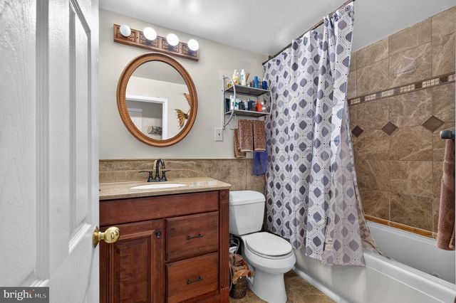 1127 HOWER LN, Philadelphia, PA 19115