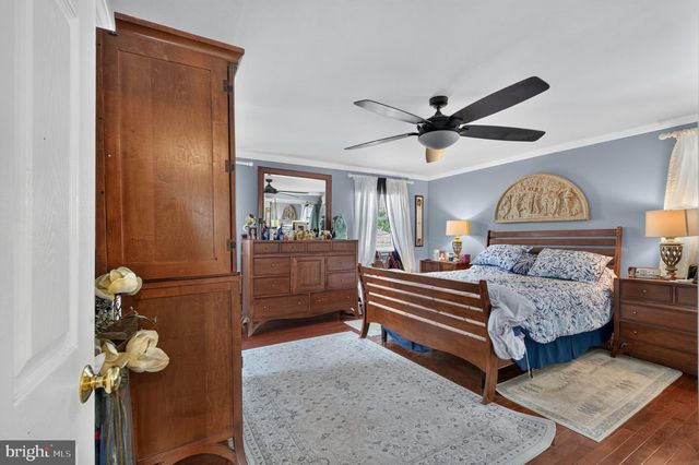 1127 HOWER LN, Philadelphia, PA 19115