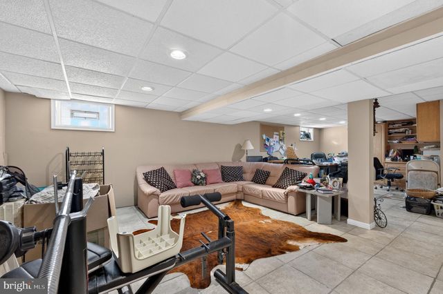 1127 HOWER LN, Philadelphia, PA 19115