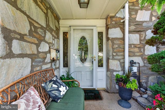 1127 HOWER LN, Philadelphia, PA 19115