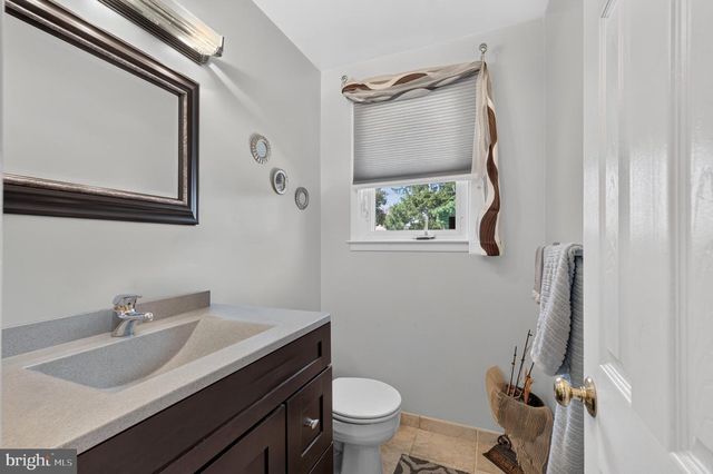 1127 HOWER LN, Philadelphia, PA 19115