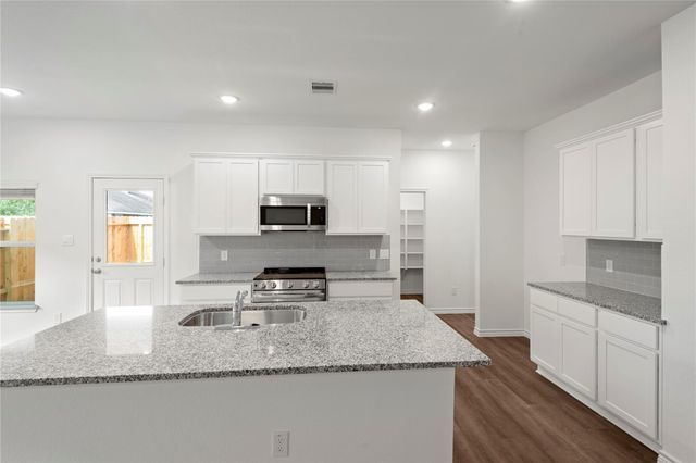 1878 Redwood Lane, Dayton, TX 77535