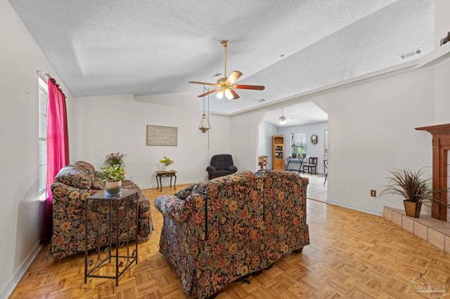 6072 Antelope St, Milton, FL 32570