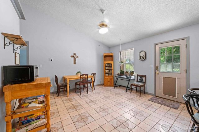 6072 Antelope St, Milton, FL 32570