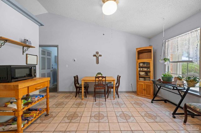 6072 Antelope St, Milton, FL 32570