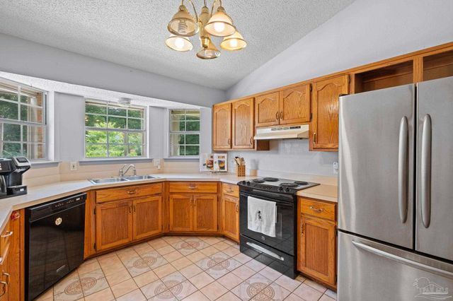 6072 Antelope St, Milton, FL 32570