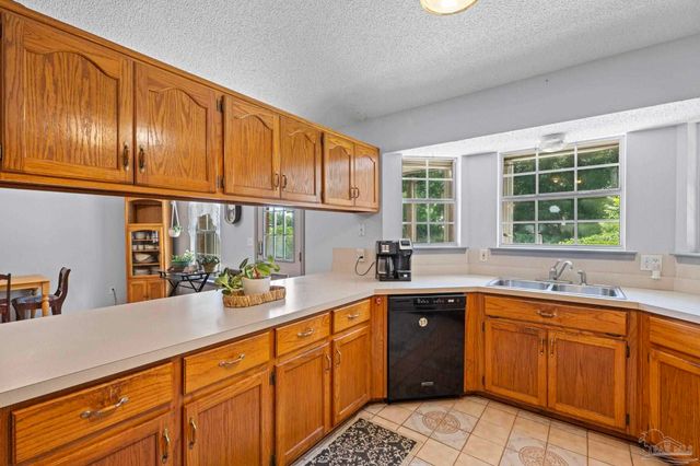 6072 Antelope St, Milton, FL 32570