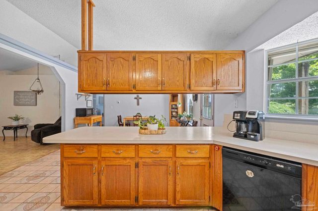 6072 Antelope St, Milton, FL 32570