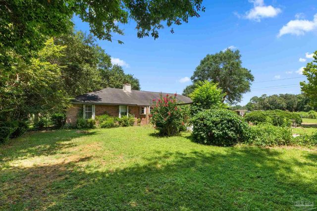 6072 Antelope St, Milton, FL 32570