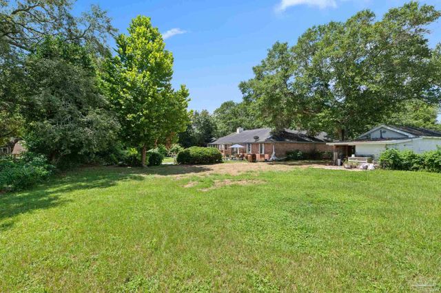 6072 Antelope St, Milton, FL 32570