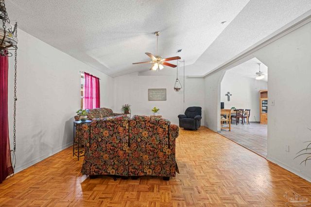 6072 Antelope St, Milton, FL 32570