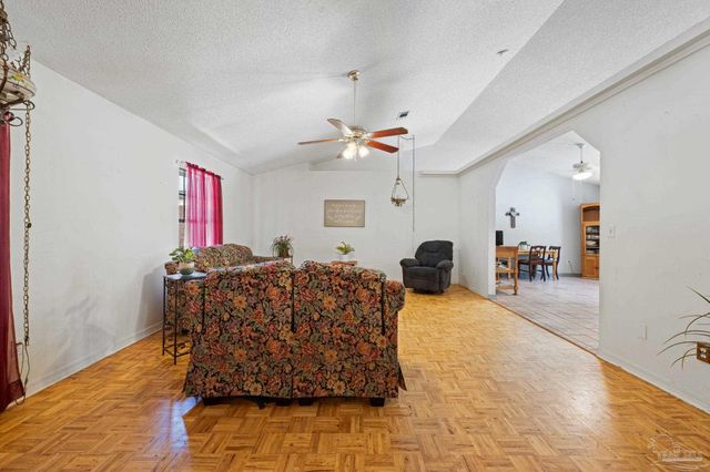 6072 Antelope St, Milton, FL 32570
