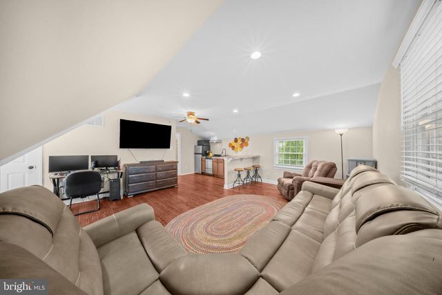 4 COPPERLEAF CT, Warminster, PA 18974