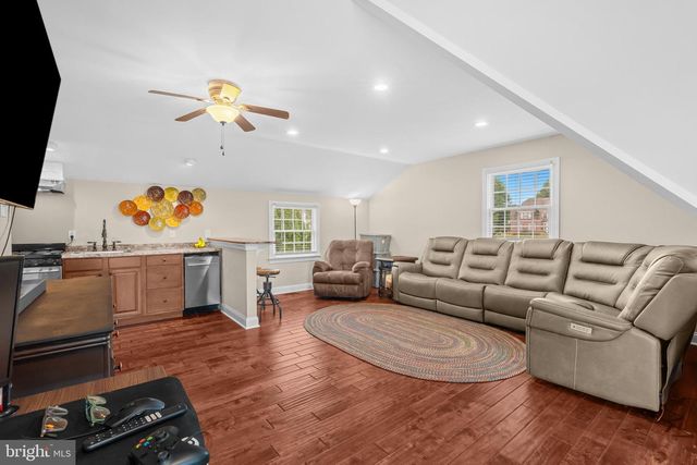 4 COPPERLEAF CT, Warminster, PA 18974