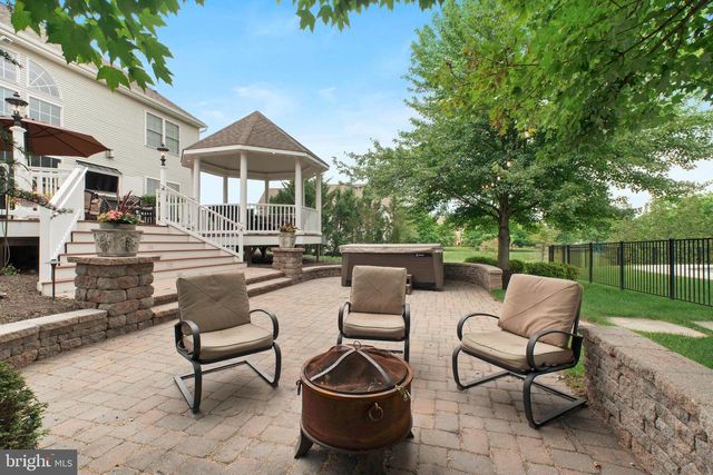 4 COPPERLEAF CT, Warminster, PA 18974