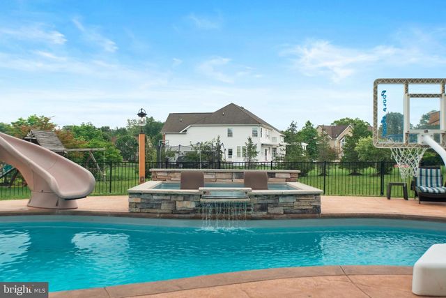 4 COPPERLEAF CT, Warminster, PA 18974