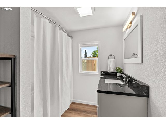 160 IOWA St, Eugene, OR 97402