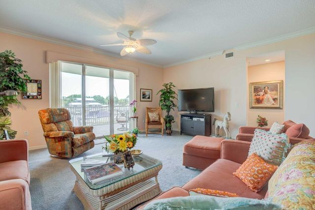 1160 SW Chapman Way 202, Palm City, FL 34990