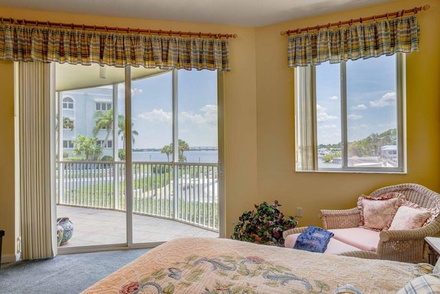 1160 SW Chapman Way 202, Palm City, FL 34990