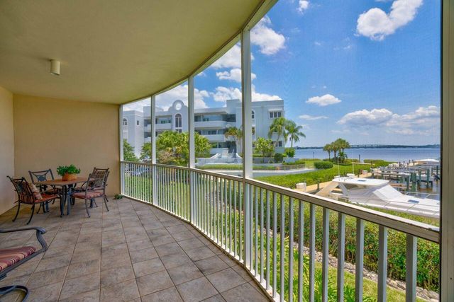 1160 SW Chapman Way 202, Palm City, FL 34990