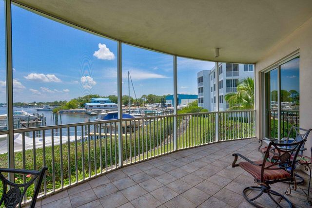 1160 SW Chapman Way 202, Palm City, FL 34990
