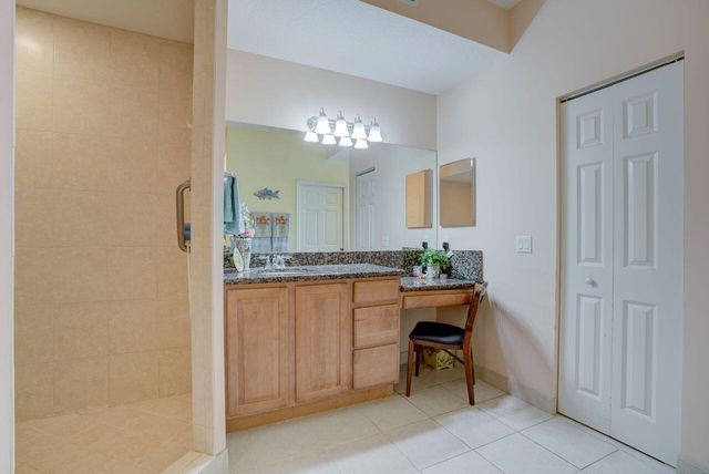 1160 SW Chapman Way 202, Palm City, FL 34990
