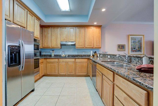 1160 SW Chapman Way 202, Palm City, FL 34990