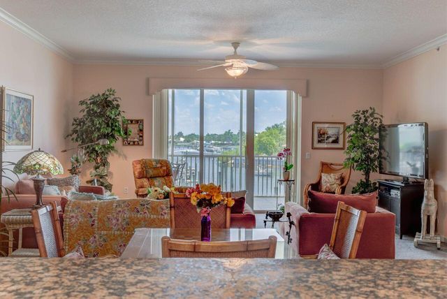 1160 SW Chapman Way 202, Palm City, FL 34990