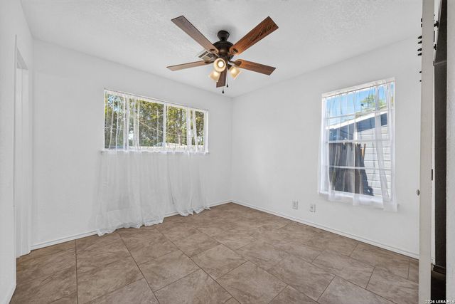 209 PARK LN, Universal City, TX 78148
