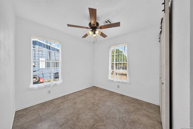 209 PARK LN, Universal City, TX 78148