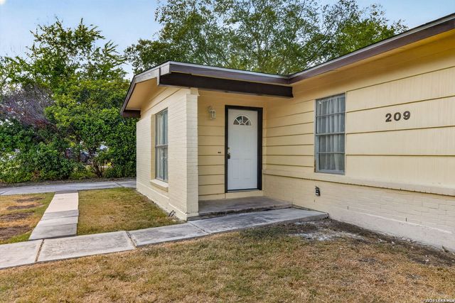 209 PARK LN, Universal City, TX 78148