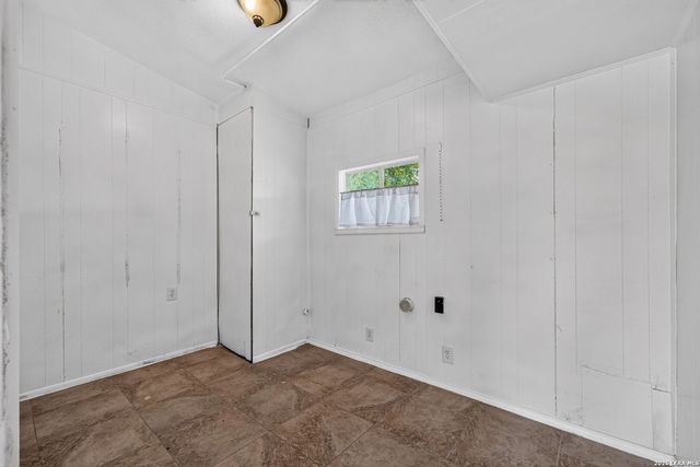 209 PARK LN, Universal City, TX 78148