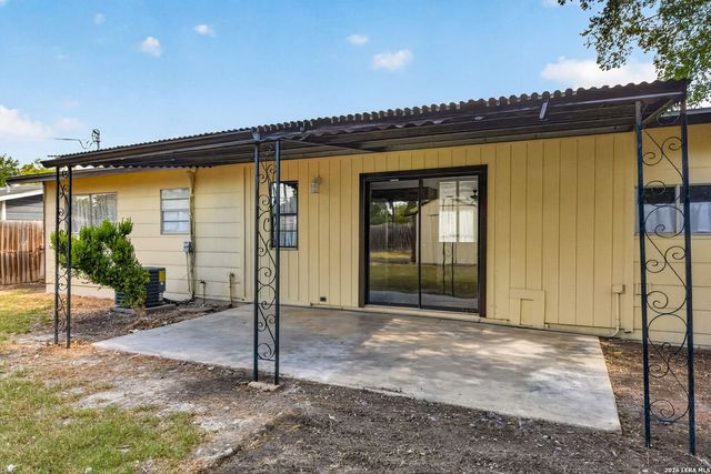209 PARK LN, Universal City, TX 78148