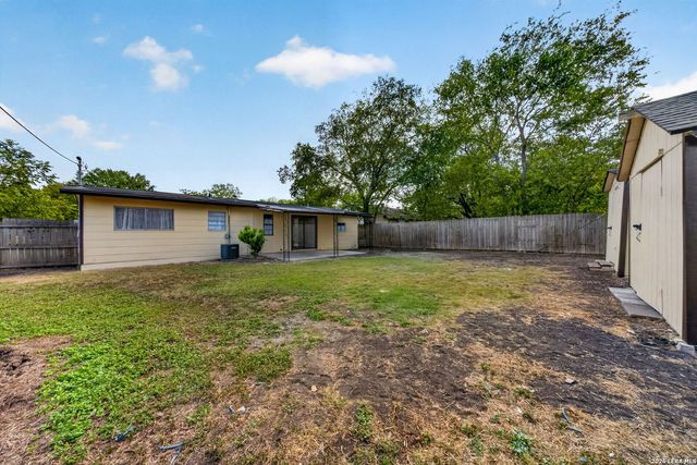 209 PARK LN, Universal City, TX 78148