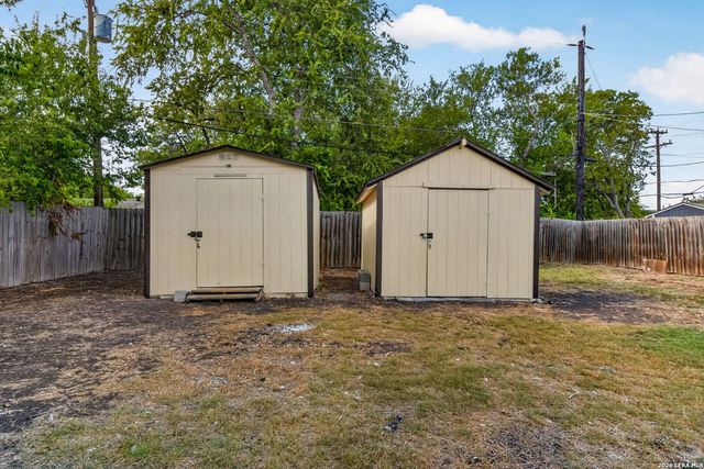 209 PARK LN, Universal City, TX 78148