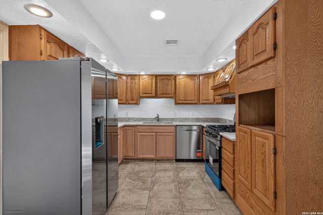 209 PARK LN, Universal City, TX 78148