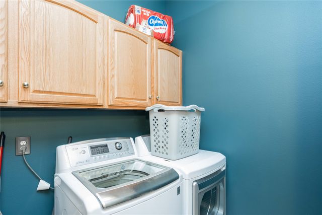 7488 Ashley Drive, Johnston, IA 50131
