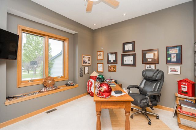 7488 Ashley Drive, Johnston, IA 50131