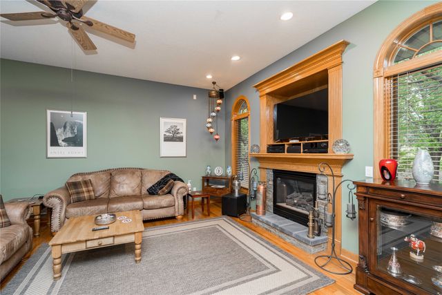 7488 Ashley Drive, Johnston, IA 50131