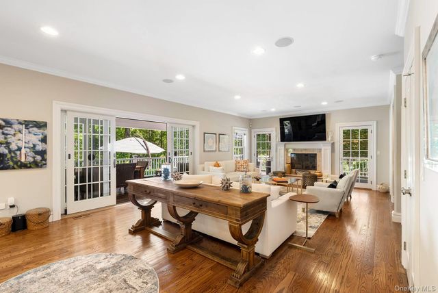 6 Woodruff Lane, Bridgehampton, NY 11932