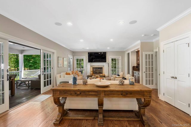 6 Woodruff Lane, Bridgehampton, NY 11932