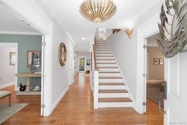 6 Woodruff Lane, Bridgehampton, NY 11932