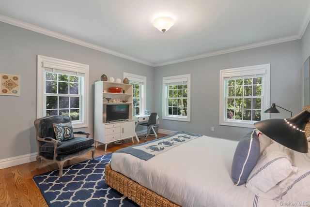 6 Woodruff Lane, Bridgehampton, NY 11932